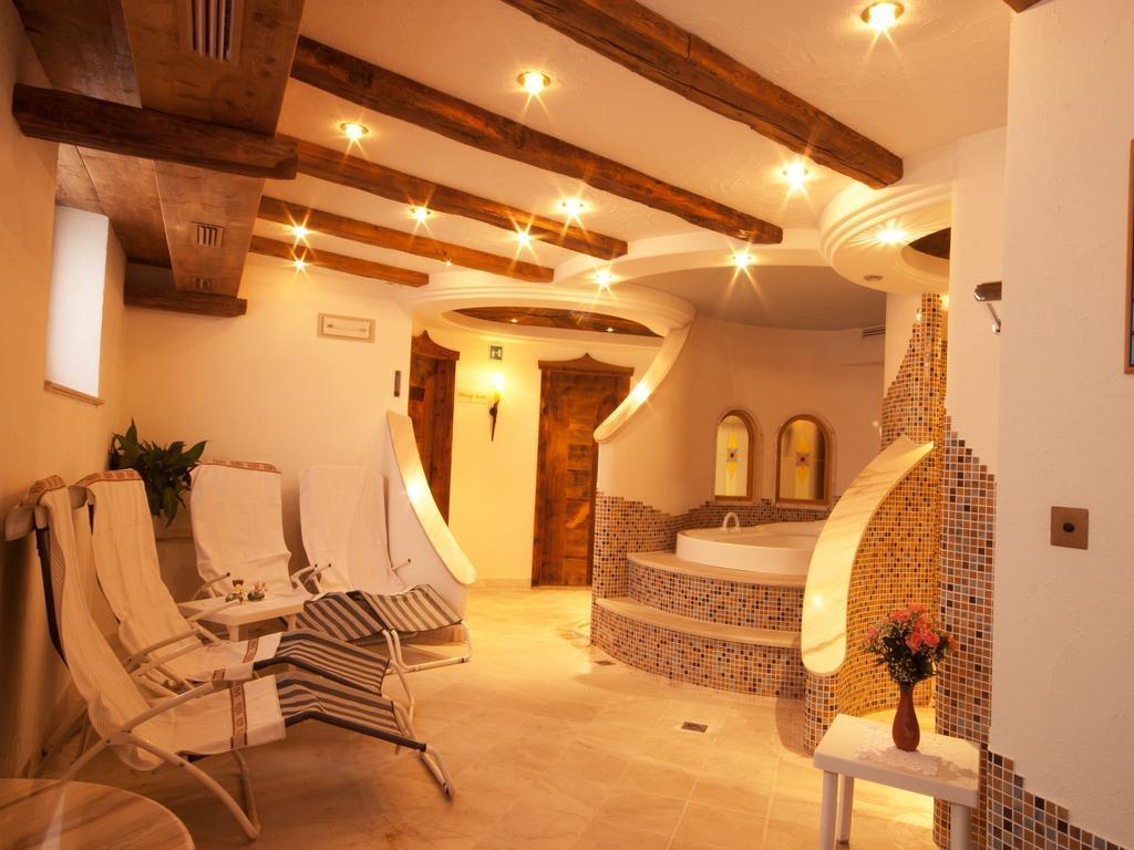 Отель Christeinerhof Santa Cristina Val Gardena Экстерьер фото