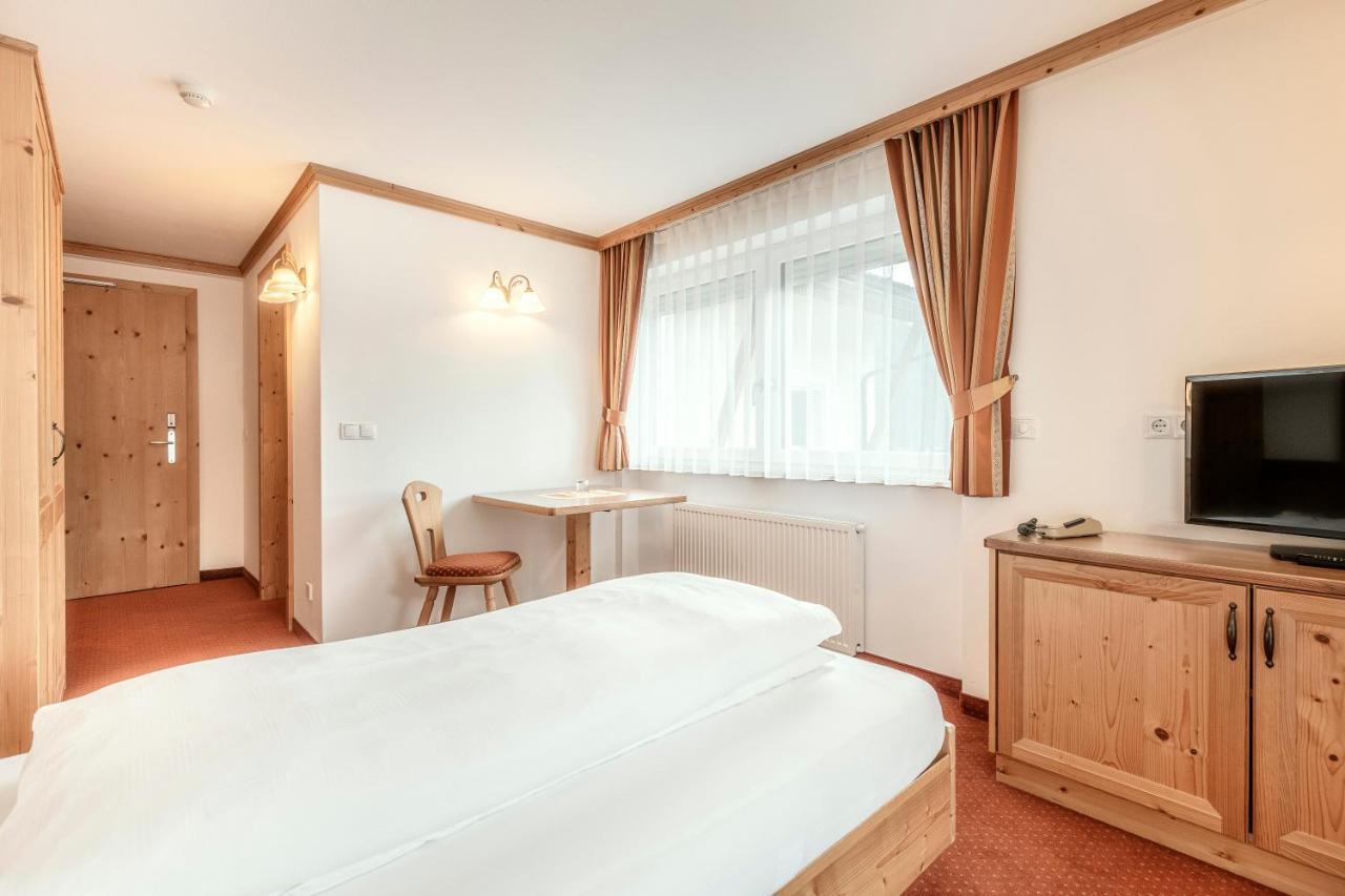 Отель Christeinerhof Santa Cristina Val Gardena Экстерьер фото