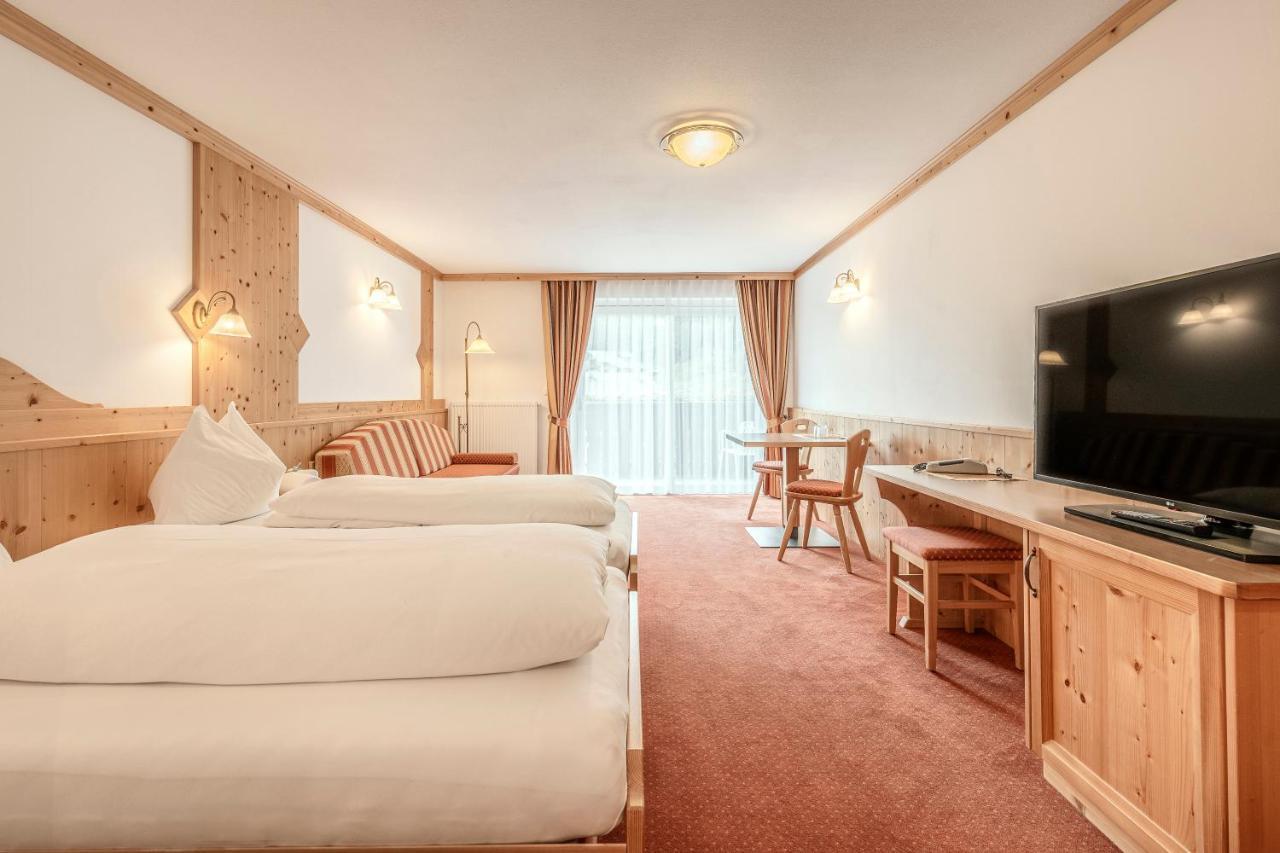 Отель Christeinerhof Santa Cristina Val Gardena Экстерьер фото