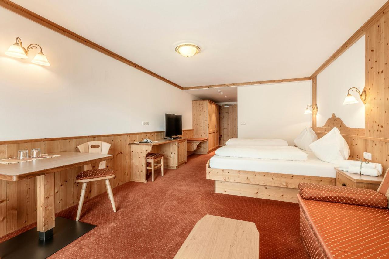 Отель Christeinerhof Santa Cristina Val Gardena Экстерьер фото