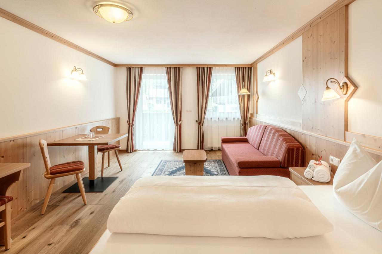 Отель Christeinerhof Santa Cristina Val Gardena Экстерьер фото