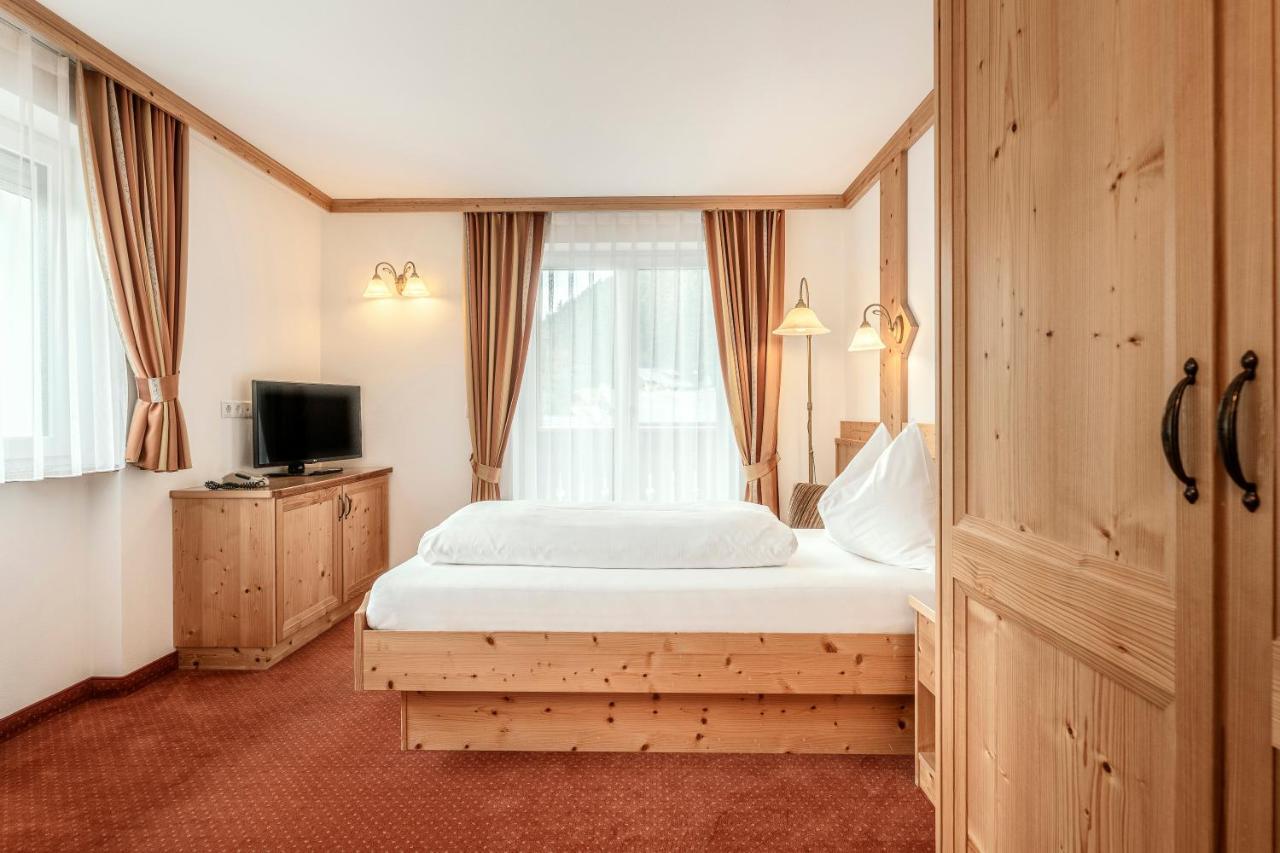 Отель Christeinerhof Santa Cristina Val Gardena Экстерьер фото