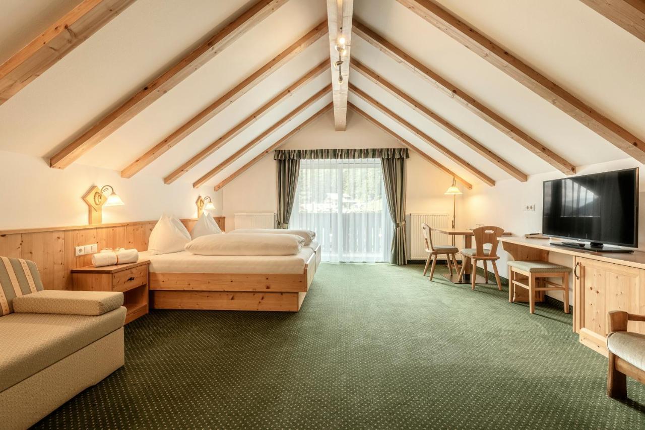 Отель Christeinerhof Santa Cristina Val Gardena Экстерьер фото